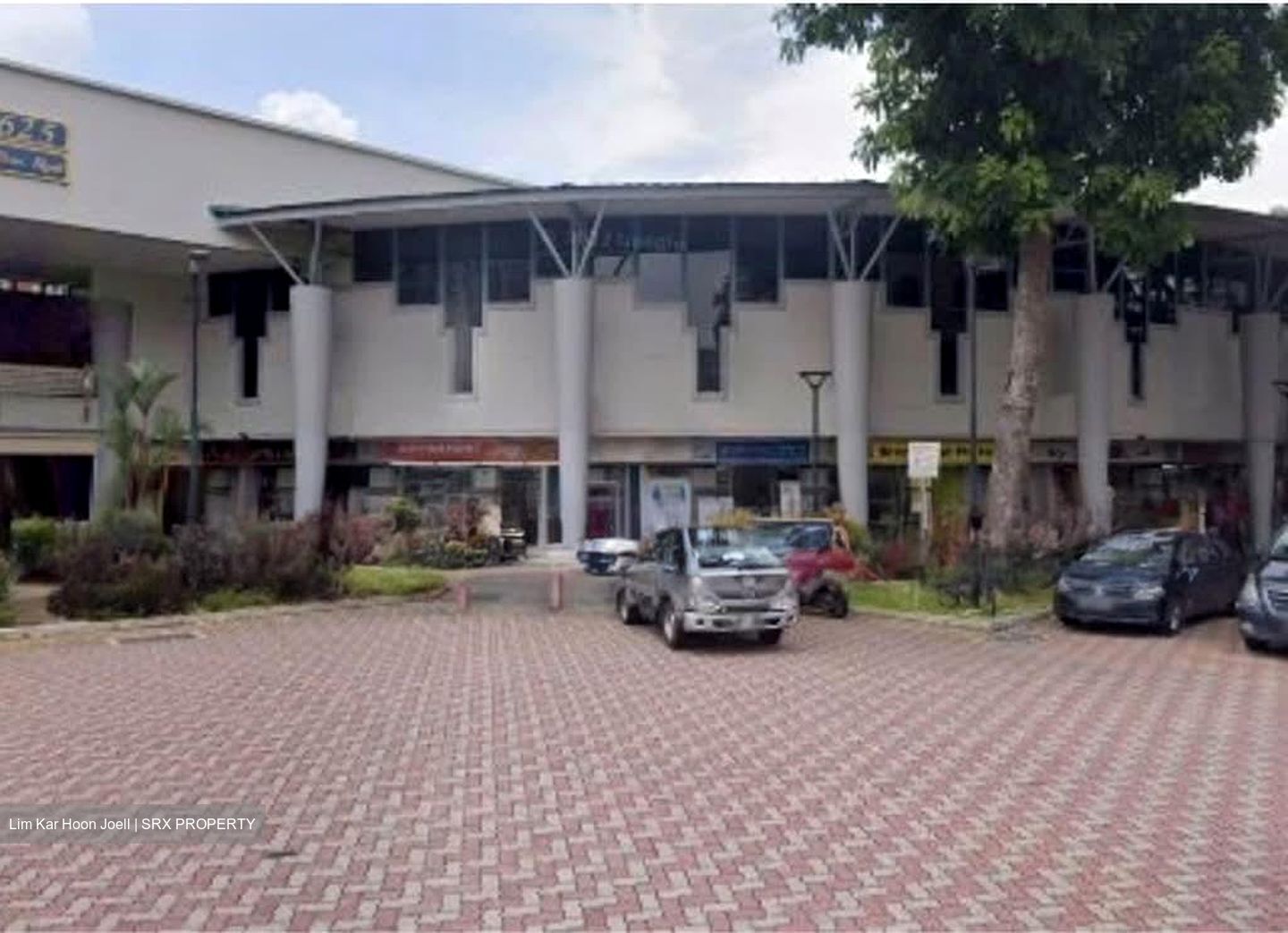Elias Mall (D18), Retail #593488421